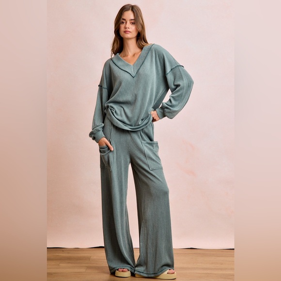 BiBi Two Tone Cord Rib Contrast Stitching V-Neck Top and Pants Set 10010018709 - Picture 9 of 11